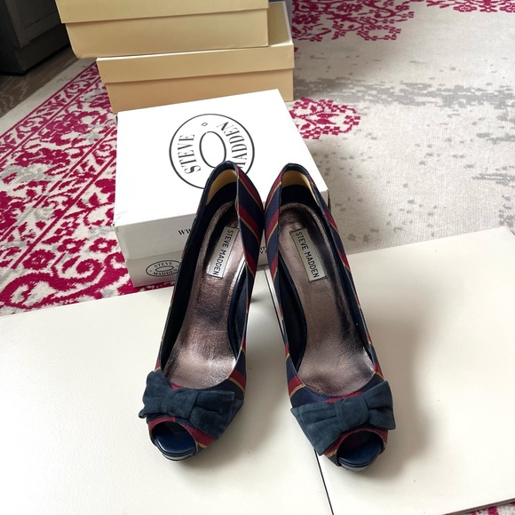 Steve Madden Navy and Red Covered Platform Peep Toe Pumps - Picture 8 of 14